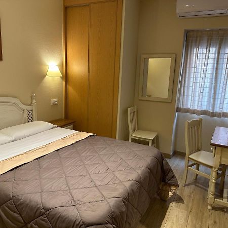 Toledo Plaza Hotel Buitenkant foto