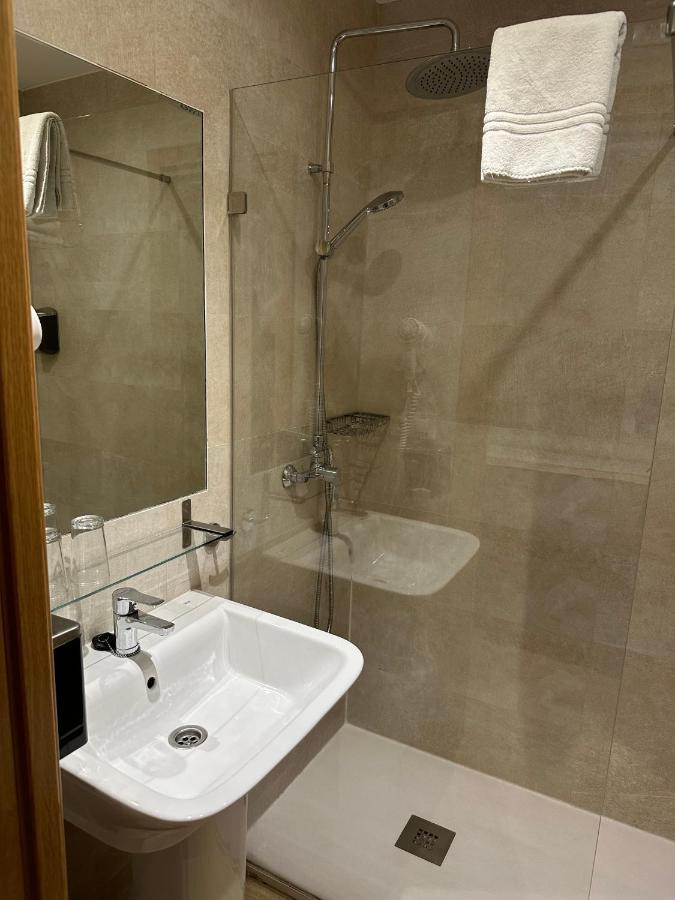 Toledo Plaza Hotel Buitenkant foto