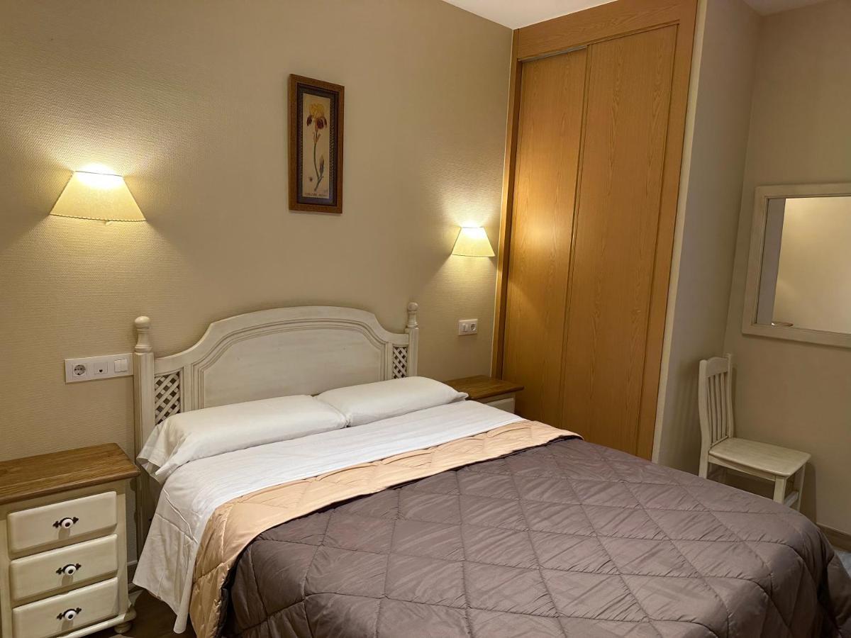 Toledo Plaza Hotel Buitenkant foto