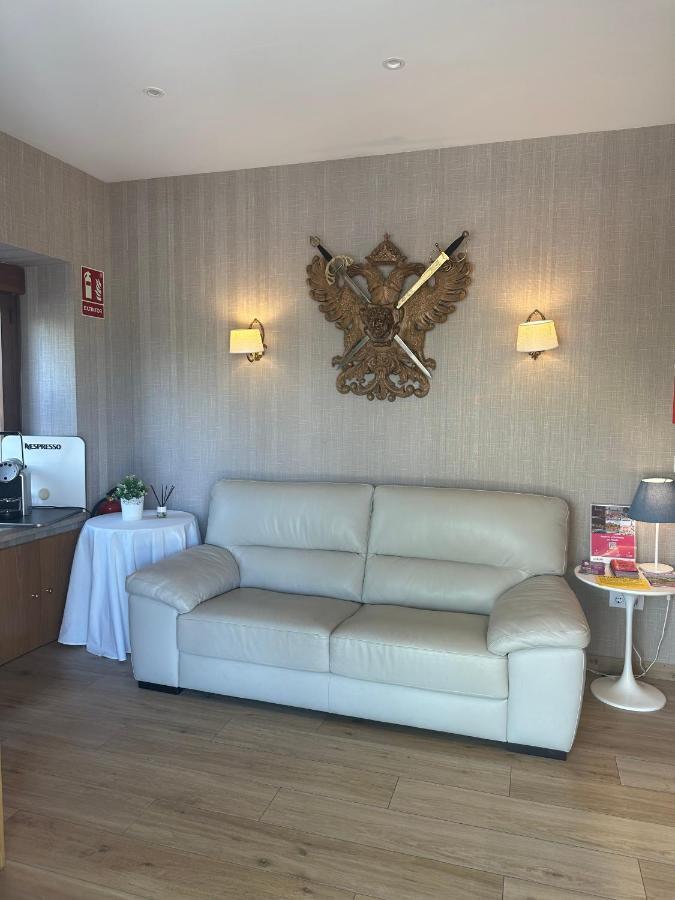 Toledo Plaza Hotel Buitenkant foto